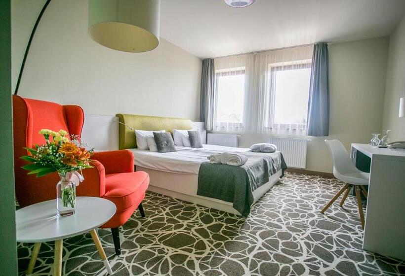 اتاق سوپریور, Bassiana Hotel Es Etterem