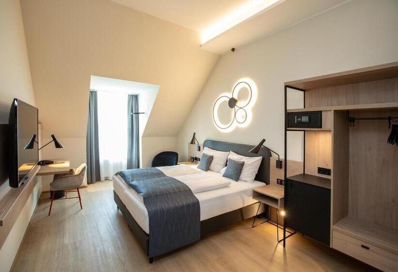 Номер Deluxe, Böhlerstern