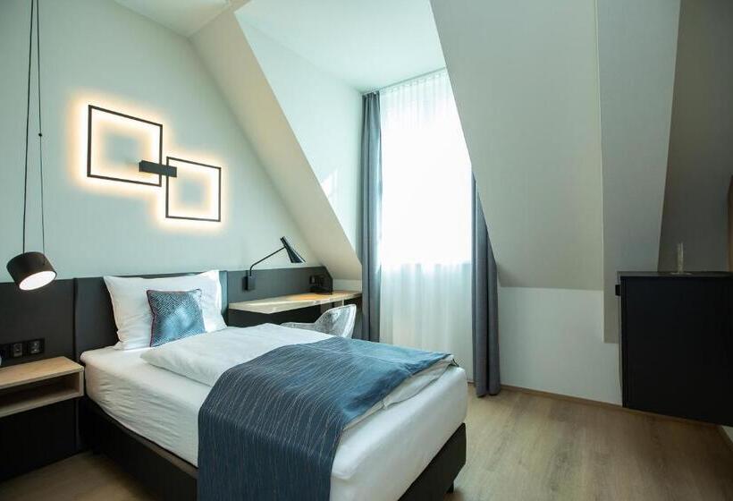 Номер Стандарт Индивидуальный, Böhlerstern