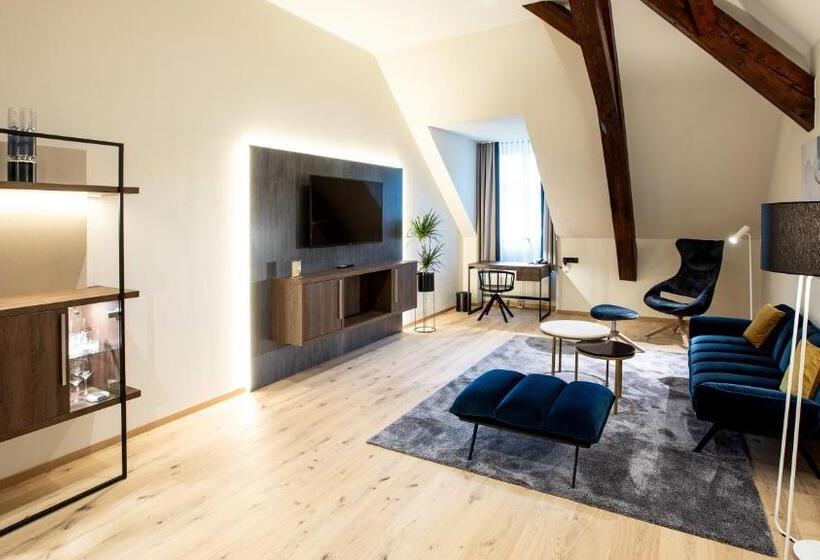 Президентский Люкс, Böhlerstern