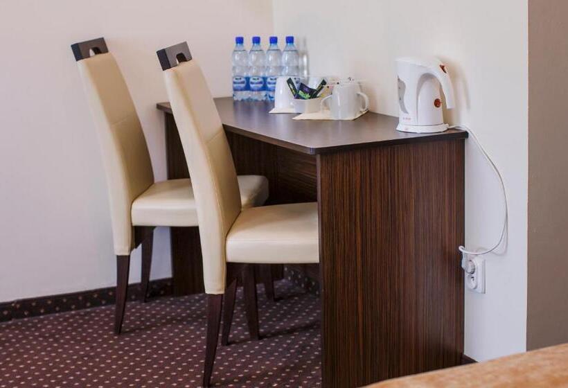 Семейный Номер, Boutique Hotel S I Milionowa