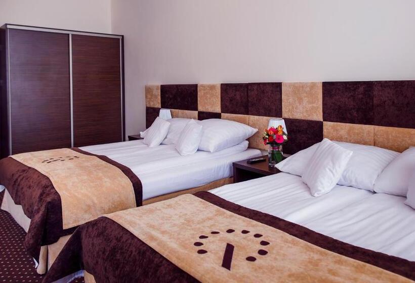Семейный Номер, Boutique Hotel S I Milionowa