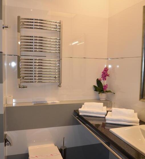 غرفة قياسية فردية, Falko