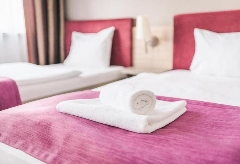 اتاق استاندارد, Forum