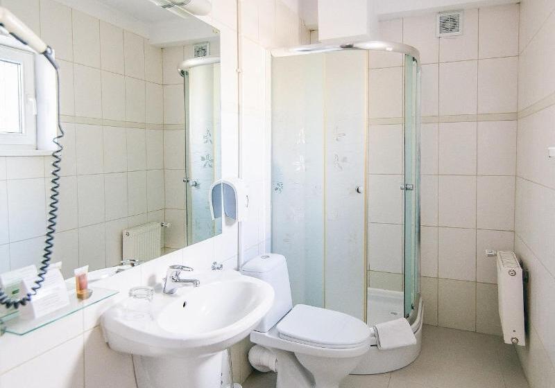 اتاق استاندارد یک نفره, Forum