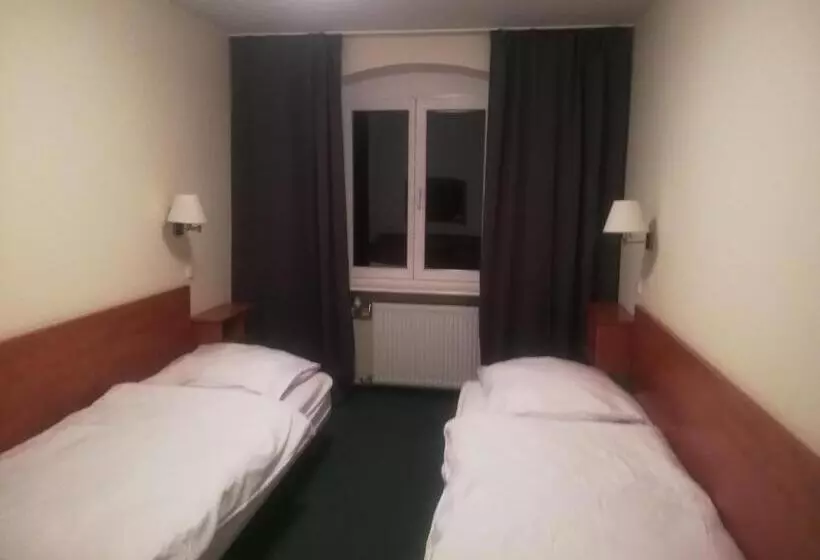 اتاق اکونومی, Hostel Ratuszowy