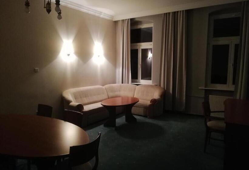 سوییت, Hostel Ratuszowy