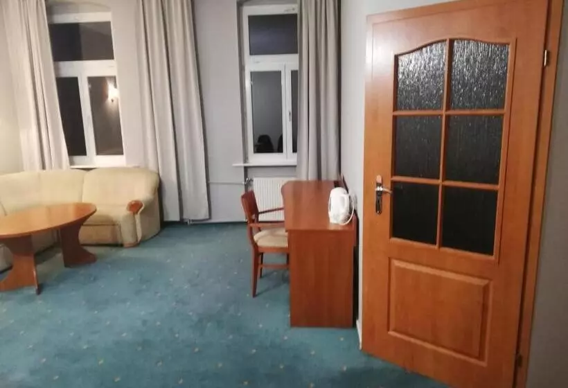 سوییت, Hostel Ratuszowy