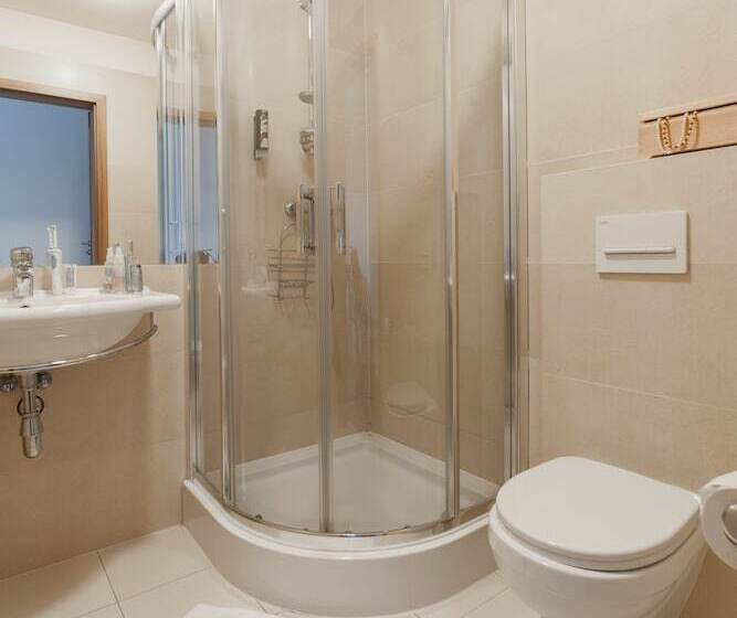 חדר סטנדרט לשלושה, Impresja Art Resort