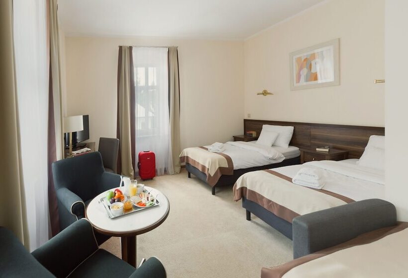 חדר סטנדרט לשלושה, Impresja Art Resort