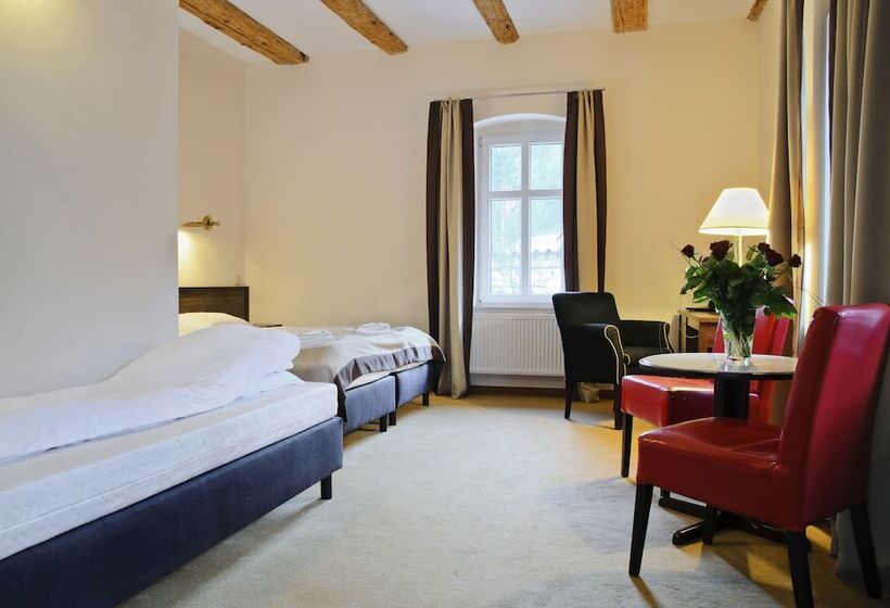 חדר סטנדרט לשלושה, Impresja Art Resort