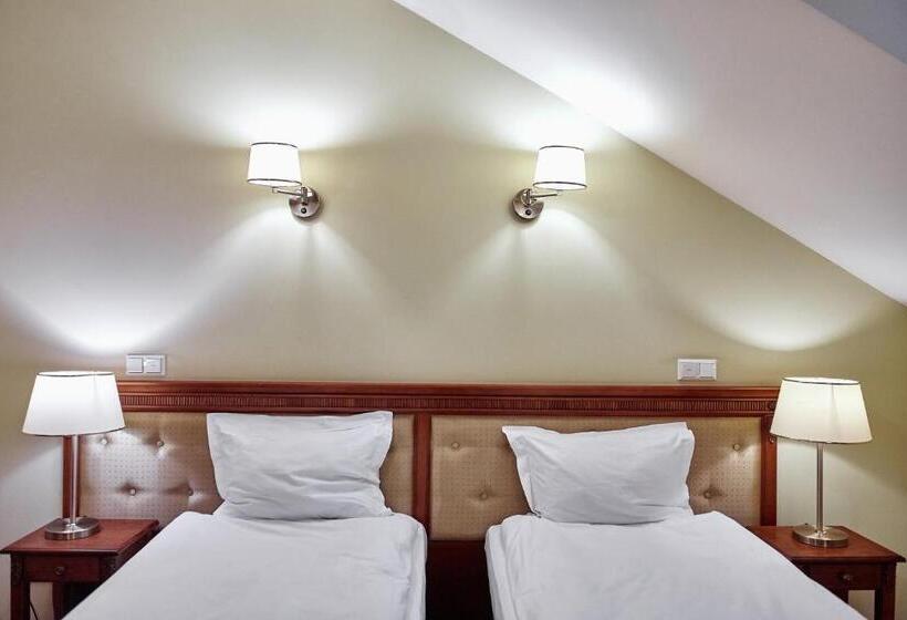 חדר סטנדרט, Koronny