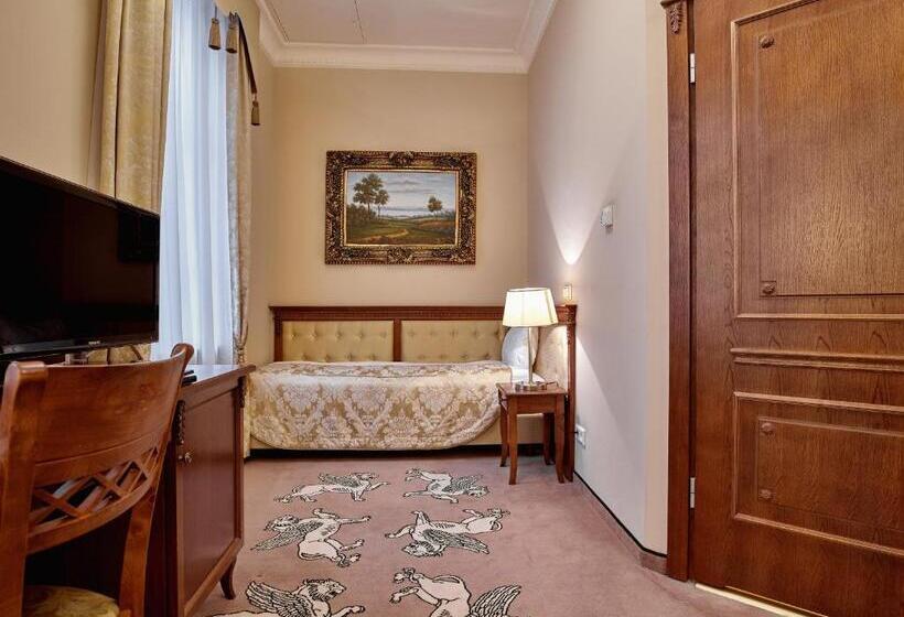 חדר סטנדרט יחיד, Koronny