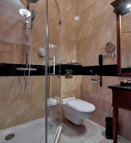 חדר סטנדרט יחיד, Koronny