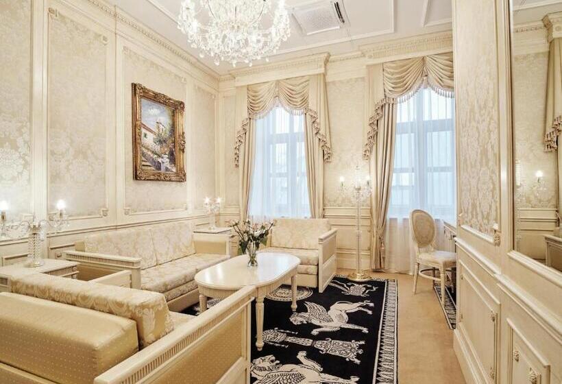 דירת חדר, Koronny