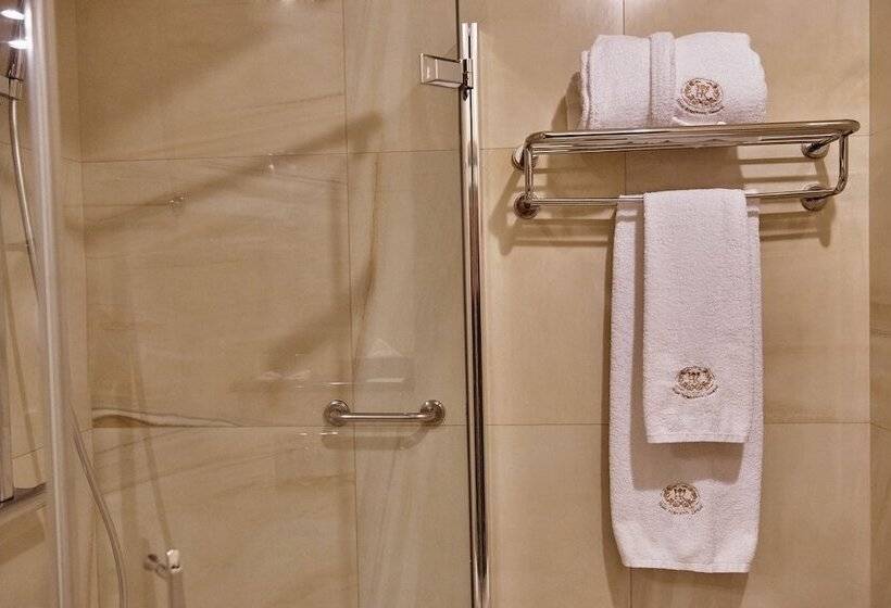 חדר סטנדרט יחיד, Koronny