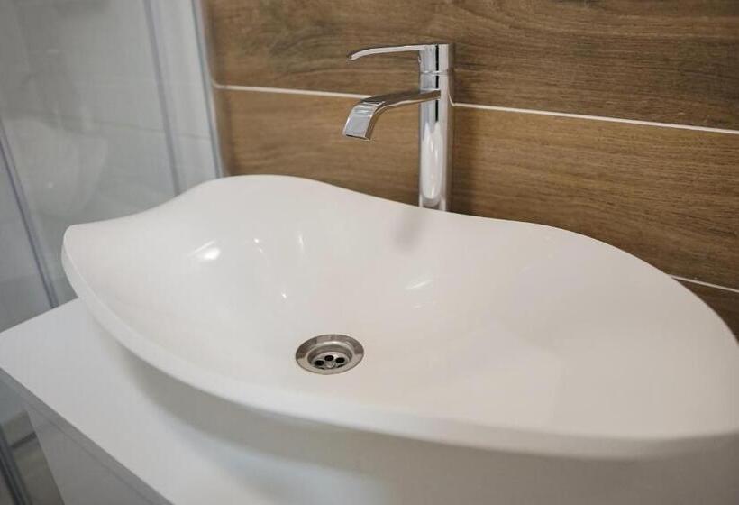 高级大房间, Nafta Krosno