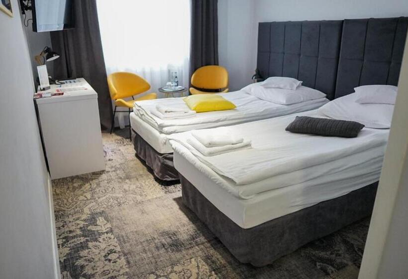 高级大房间, Nafta Krosno