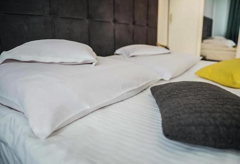 高级大房间, Nafta Krosno