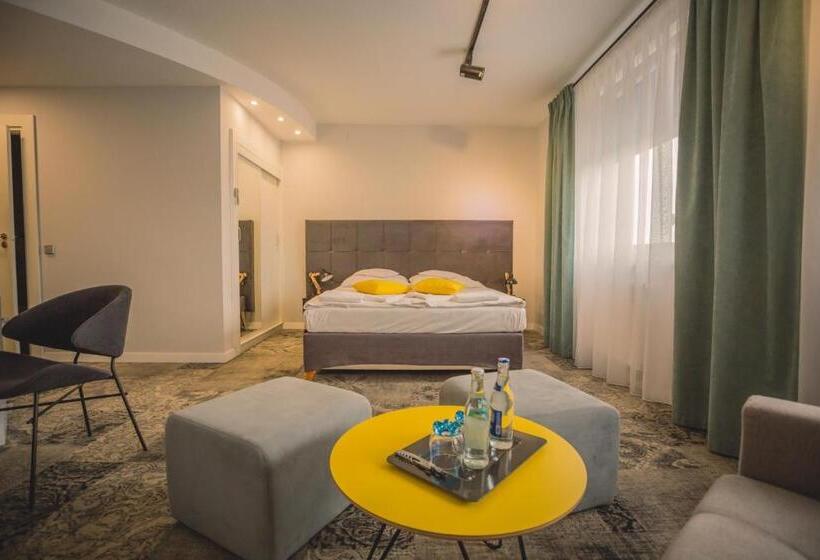 高级大房间, Nafta Krosno