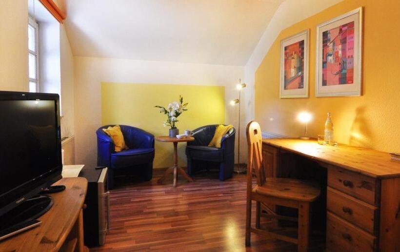 Номер Стандарт, Nüller Hof