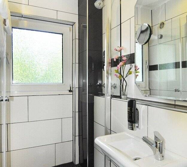 Номер Стандарт, Nüller Hof