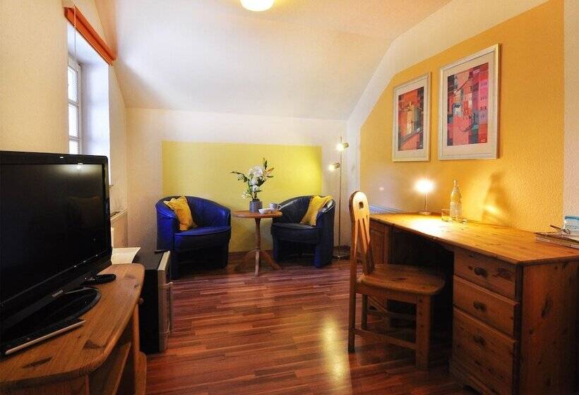 Номер Стандарт, Nüller Hof