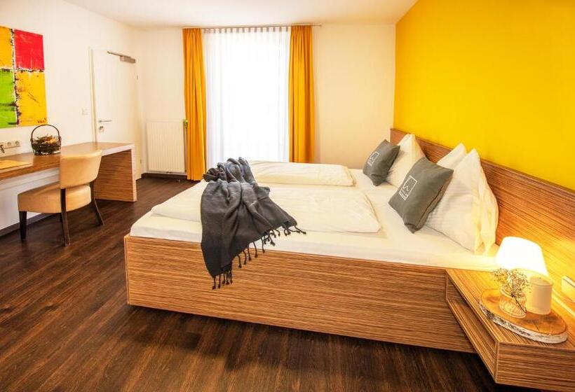 غرفة عائلية, Restaurant Winkler