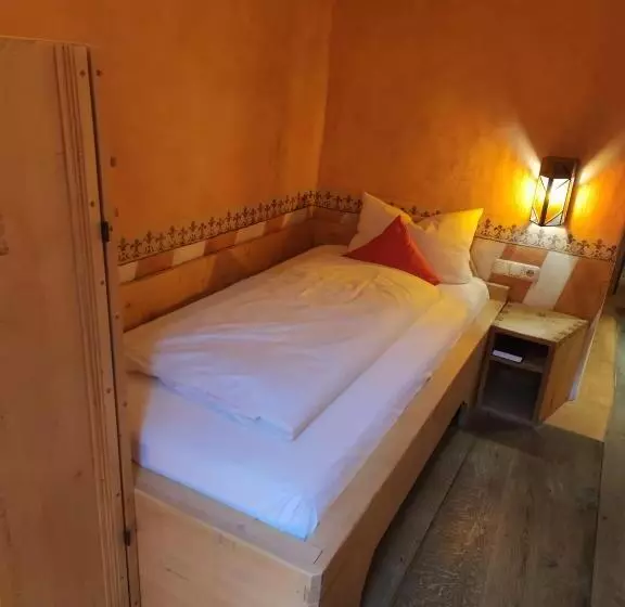 Economy Yhden Hengen Huone, San Gabriele