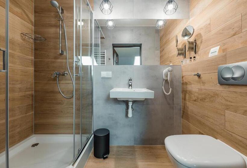 اتاق استاندارد, Smile Pieniny