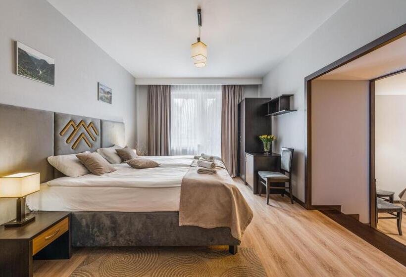 استودیوی استاندارد, Smile Pieniny