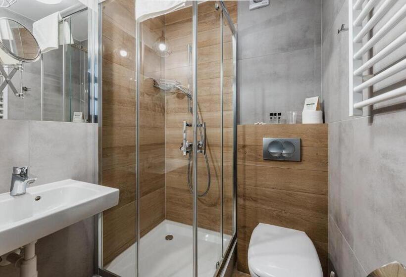 اتاق استاندارد سه تخته با بالکن, Smile Pieniny