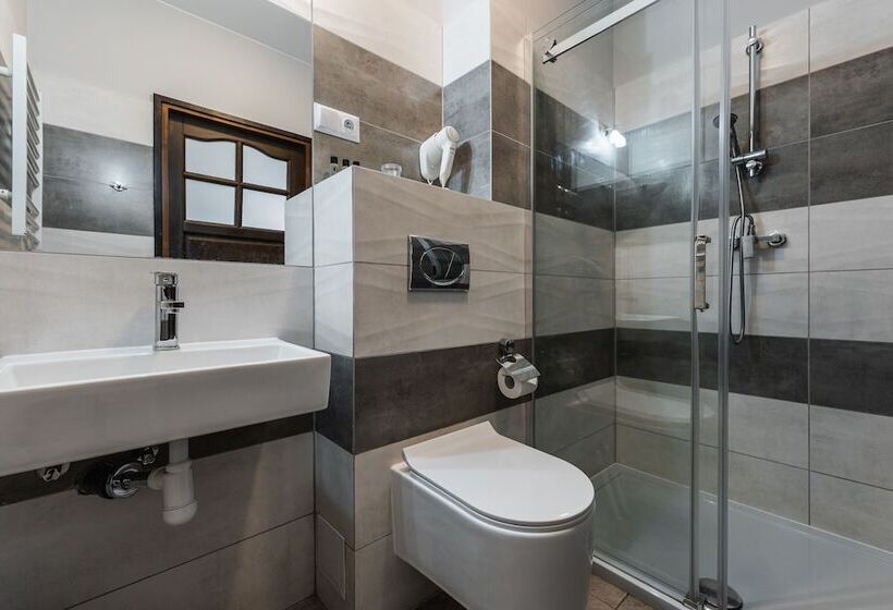 اتاق استاندارد سه تخته با بالکن, Smile Pieniny