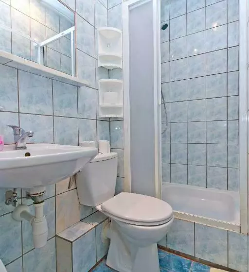 Huoneisto 1 Makuuhuone Pohjakerros, Villa Linne