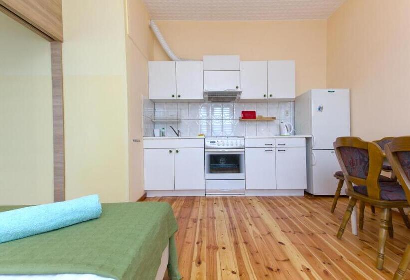 آپارتمان 1 خوابه همکف, Villa Linne