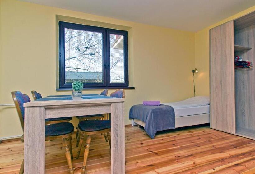 اتاق استاندارد چهار تخته, Villa Linne