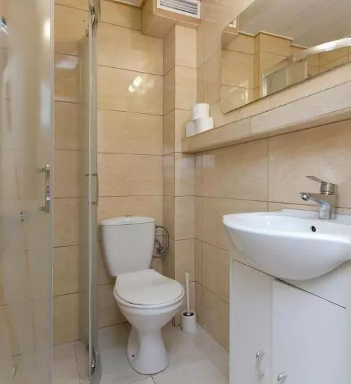 Standard Neljän Hengen Huone, Villa Linne