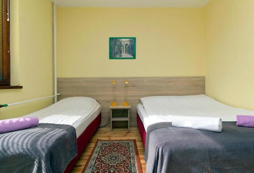 اتاق استاندارد سه نفره, Villa Linne