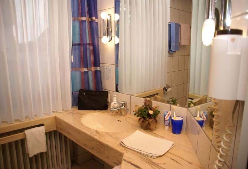 舒适型单人间, Zum Schiffchen