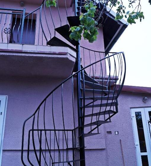 エコノミールーム, Mister