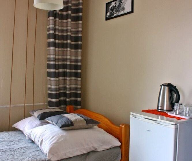 スタンダードトリプルルーム, Mister