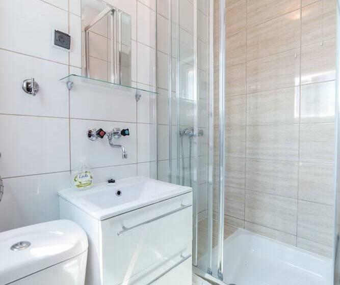 エコノミールーム, Mister