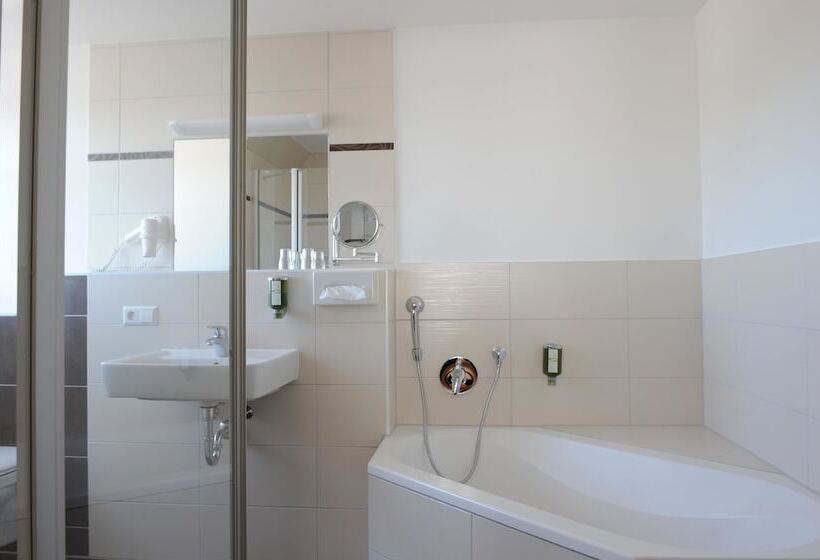 Номер Deluxe, & Restaurant Post