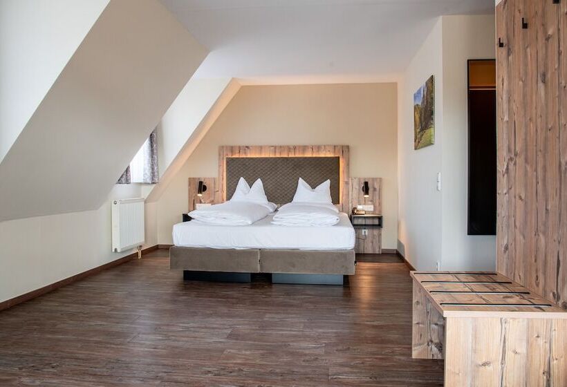 Номер Deluxe, & Restaurant Post