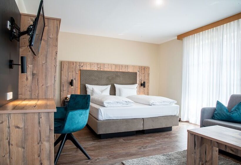 Номер Deluxe, & Restaurant Post