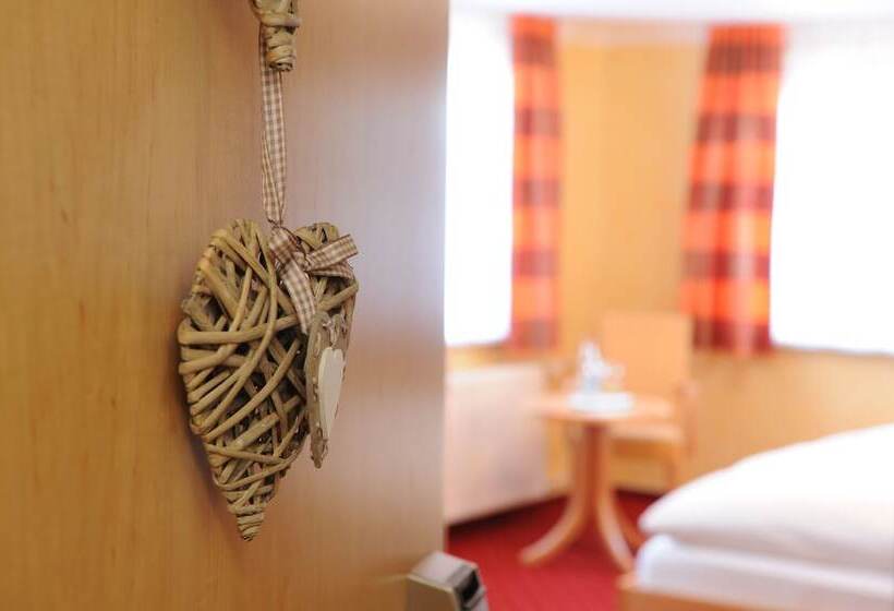 Номер Economy, & Restaurant Post