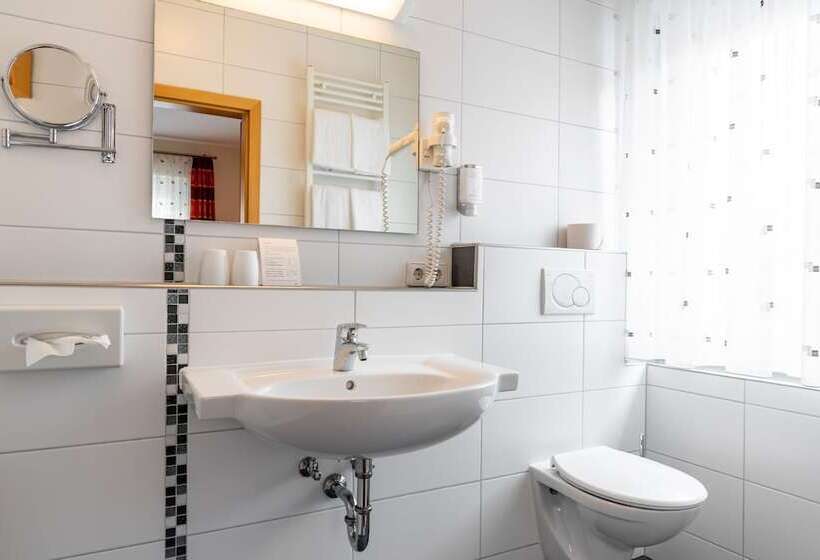 Номер Economy, & Restaurant Post