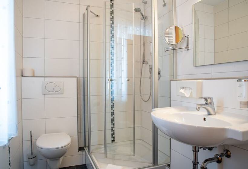 Номер Economy, & Restaurant Post