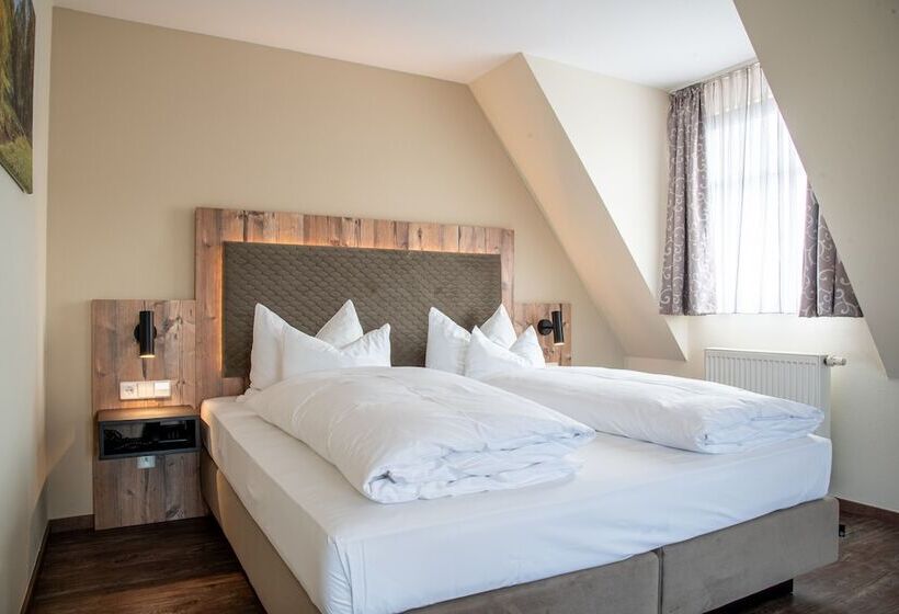 Номер Deluxe, & Restaurant Post