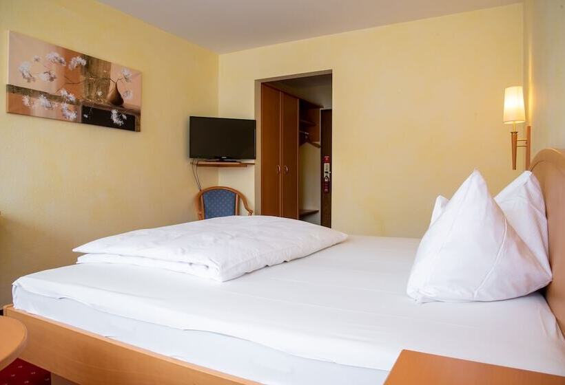 Номер Economy, & Restaurant Post